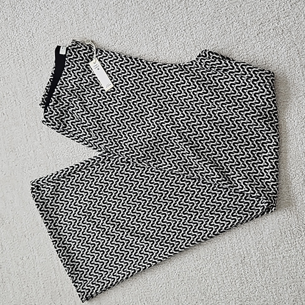 Max Studio knit flares, NWT Med